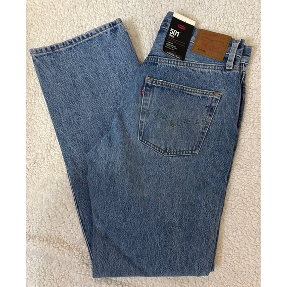 NWT Levis 501 Button A Mid Rise women Jean - Picture 2 of 12